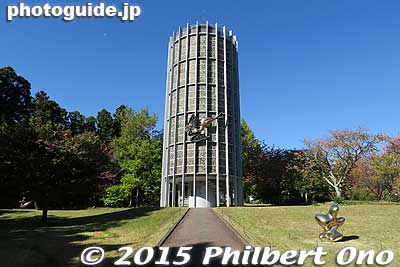 Also impressive was this stained glass tower named Symphonic Sculpture by Gabriel Loire.
Keywords: kanagawa hakone open air museum sculpture art