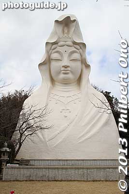 Ofuna Kannon temple's giant, white Kannon statue. For a long time, since I only saw the head sticking out of the hill, I assumed that it was a reclining buddha.
Keywords: kanagawa kamakura ofuna kannon buddhist temple setsubun festival statue japansculpture