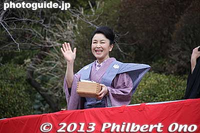 Actress Michiko Godai.
Keywords: kanagawa kamakura ofuna kannon buddhist temple setsubun festival japancelebrity