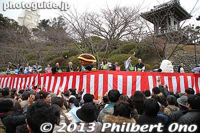 Ofuna Kannon temple Setsubun Festival on Feb. 1, 2013, Kamakura.
Keywords: kanagawa kamakura ofuna kannon buddhist temple setsubun festival matsuri02