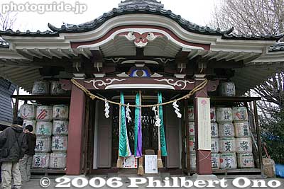 Wakamiya Hachimangu Shrine
Keywords: kanagawa kawasaki kanayama jinja shrine phallus penis kanamara matsuri japanshrine festival