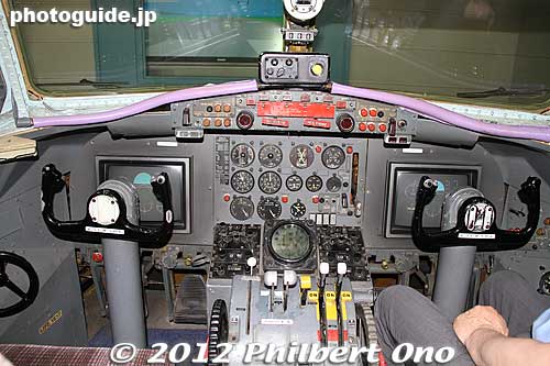 YS-11 prop plane cockpit.
Keywords: kanagawa kawasaki train bus railway museum