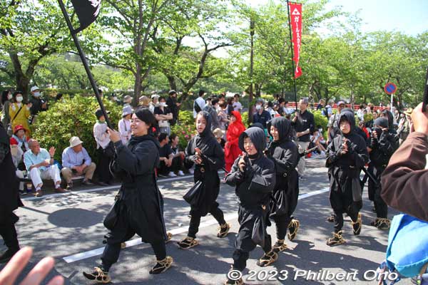 These ninja kids are local Girl Scouts and Boy Scouts. 忍者風魔小太郎隊
Keywords: Kanagawa Odawara Hojo Godai Matsuri Festival samurai parade