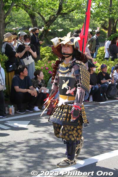 Handmade samurai armor and costumes. Also worn by women.
Keywords: Kanagawa Odawara Hojo Godai Matsuri Festival samurai parade