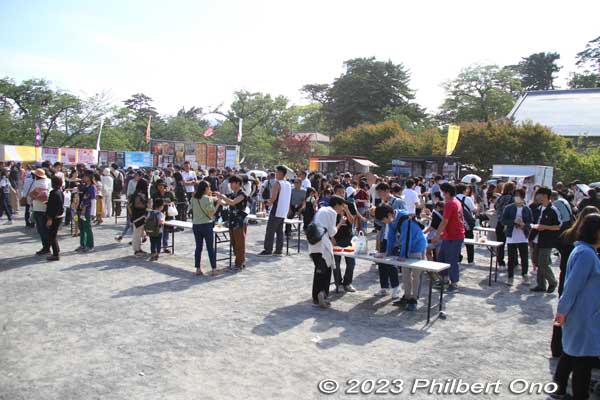 The festival also had food booths.
Keywords: Kanagawa Odawara Hojo Godai Matsuri Festival samurai parade
