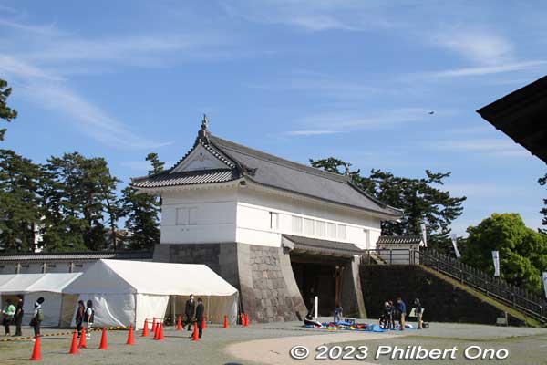 Okagane-mon Gate 銅門
Keywords: Kanagawa Odawara Hojo Godai Matsuri Festival samurai parade
