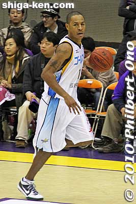 Mikey Marshall
Keywords: kanagawa yokohama tokyo apache shiga lakestars basketball game bj league 
