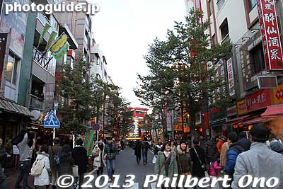 Walking toward Chinatown.
Keywords: kanagawa yokohama chinatown chinese new year