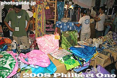 Clothing stall
Keywords: kanagawa yokohama hawaii festival osanbashi osambashi pier dock clothing aloha shirts