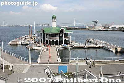 Pukari Sanbashi Pier in Minato Mirai, Yokohama, Japan. Hokule'a docked on the left (arrived June 9, 2007).
Keywords: kanagawa yokohama port minato mirai hokulea canoe boat sail hawaiian