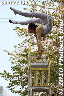 Keywords: kanagawa yokohama noge daidogei street performers performances chinese acrobats 
