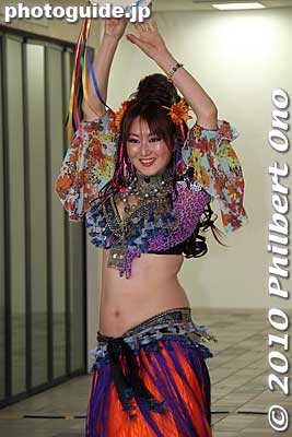 Keywords: kanagawa yokohama noge daidogei street performers performances japanese belly dancers 