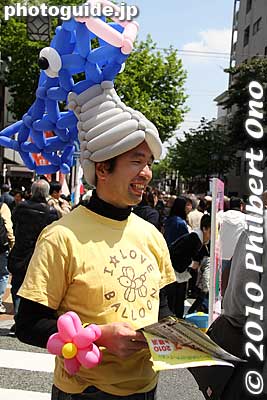 Balloon Man バルーンおやじ
Keywords: kanagawa yokohama noge daidogei street performers performances