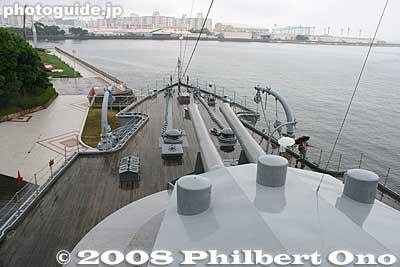 Bow deck as seen from the bridge.
Keywords: kanagawa yokosuka mikasa park battleship museum boat imperial navy cannon