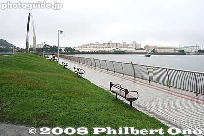 Waterfront of Mikasa Park. The Navy base can be seen.
Keywords: kanagawa yokosuka mikasa park 
