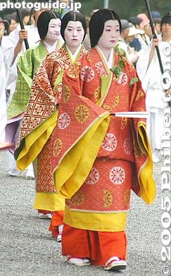 Court ladies called myobu. 命婦
Keywords: kyoto aoi matsuri festival heian kimonobijin