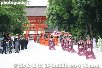 Ceremony at Shimogamo Shrine. 下鴨神社
The public is not allowed to see the ceremony within the shrine.
Keywords: kyoto aoi matsuri hollyhock festival heian