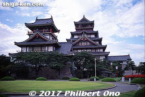 Reconstruction of Fushimi Castle when it was still open to the public from 1964 to 2003. It was a museum about Toyotomi Hideyoshi who built the original Fushimi-Momoyama Castle. This was the main attraction of a small theme park called "Castle Lan.&q
Keywords: kyoto fushimi castle