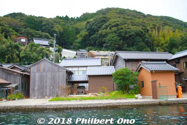 This used to be a cruise boat dock. Used in a Tora-san movie with Ishida Ayumi.
Keywords: kyoto ine funaya boat house fisherman village