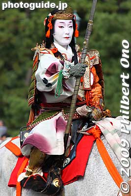 Tomoe Gozen is one of my favorites. She was the wife of Minamoto no Yoshinaka and went to battle with him. She wears samurai armor (for men). A macho woman. 巴御前
Keywords: kyoto jidai matsuri festival of ages