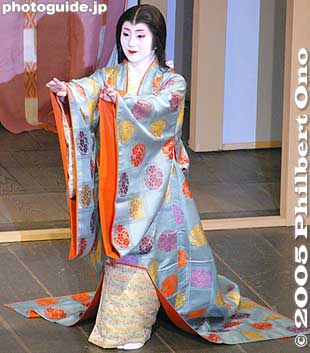 Keywords: kyoto kamogawa odori geisha dance pontocho kimonobijin