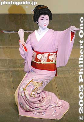 "Nanohanaya" (Rape blossoms) 菜の花や
Keywords: kyoto kamogawa odori geisha dance pontocho japangeisha