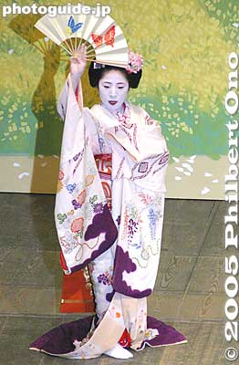 "Nanohanaya" (Rape blossoms) 菜の花や
Keywords: kyoto kamogawa odori geisha dance pontocho