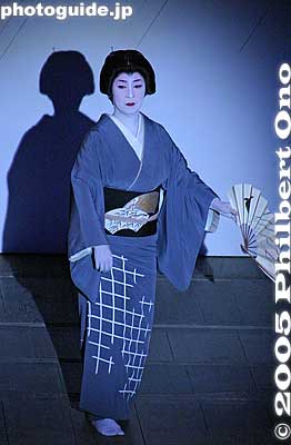 "April Rain" 卯月の雨
Keywords: kyoto kamogawa odori geisha dance pontocho