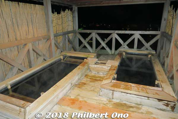 Outdoor baths on the balcony. It was night so I couldn't see the scenery. But it was great that we could try these two different baths during our overnight stay.
Keywords: kyoto kyotango Tango Peninsula Shorenkan Yoshinoya hot spring ryokan onsen inn