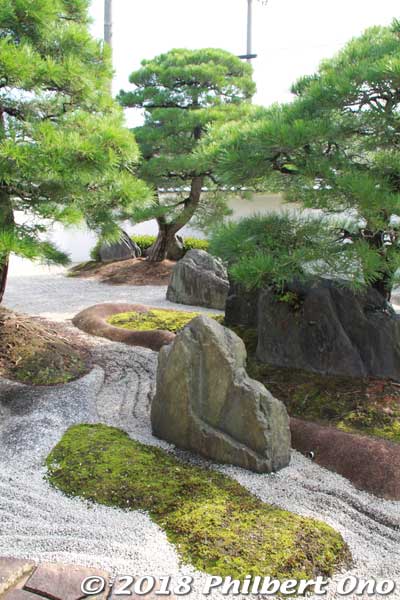 Garden of Hosenju (蓬仙寿の庭), Kyotango, Kyoto
http://www.tayuh.jp/
Keywords: kyoto kyotango tango peninsula japangarden