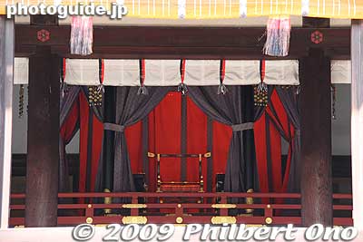 We weren't allowed to enter the Shishinden, but we could see the Takamikura from outside. Notice the chair inside the canopy. This Takamikura and the Michodai for the empress were transported to Tokyo for Emperor Akihito's enthronement ceremony.
Keywords: kyoto imperial palace gosho 