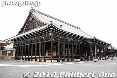 Goeido Founder's Hall
Keywords: kyoto nishi hongwanji temple jodo shinshu buddhist japantemple