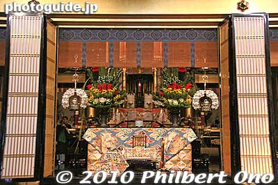 Altar inside Amida-do Hall, Nishi Hongwanji, Kyoto. 
Keywords: kyoto nishi hongwanji temple jodo shinshu buddhist 
