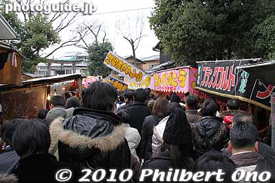 Way out was crowded.
Keywords: kyoto Fushimi Inari Taisha Shrine 