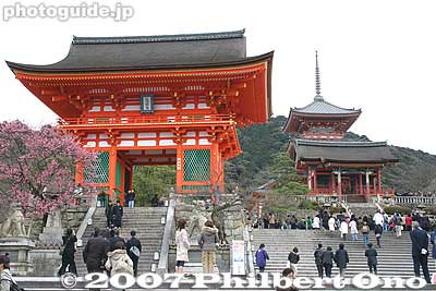 Gate
Keywords: kyoto kiyomizu-dera temple Buddhist kannon