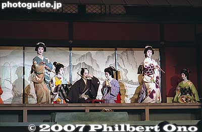 A play
Keywords: kyoto miyako odori cherry dance geisha gion kobu kaburenjo theater