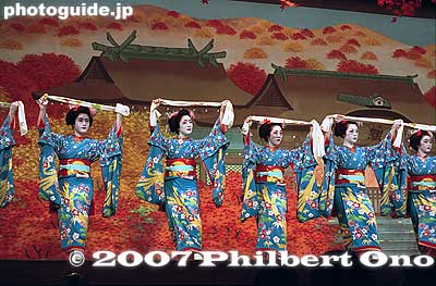 Miyako Odori, Kyoto
Keywords: kyoto miyako odori cherry dance geisha gion kobu kaburenjo theater matsuri4