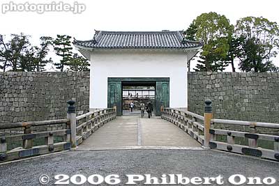 East Bridge to Honmaru and Honmaru Yagura-mon Gate
Keywords: kyoto prefecture nijo castle nijo-jo national treasure