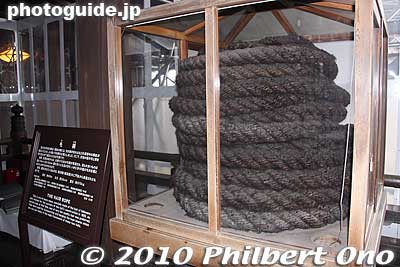 My favorite sight at Higashi Hongwanji in Kyoto is these giant ropes made of donated human hair. The ropes were used to reconstruct the temple during dire times.
Keywords: kyoto temple japantemple
