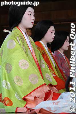 This karuta-hime and...
Keywords: kyoto yasaka jinja shrine karuta card game matsuri festival new year's 