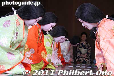 Keywords: kyoto yasaka jinja shrine karuta card game matsuri01 festival new year&#039;s kimono women
