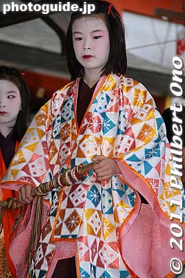 Keywords: kyoto yasaka jinja shrine karuta card game matsuri festival new year's kimono women