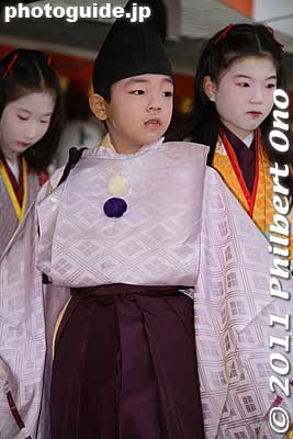 Keywords: kyoto yasaka jinja shrine karuta card game matsuri festival new year's kimono women