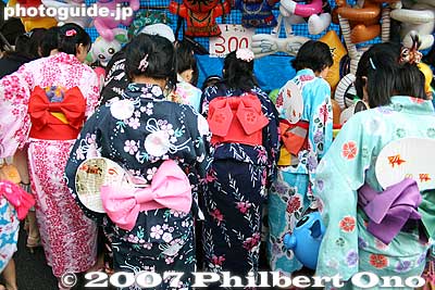 Teens in yukata
Keywords: kyoto gion matsuri festival summer float yukata kimono