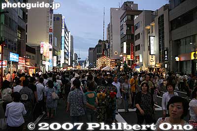 Crowd on Shijo-dori street
Keywords: kyoto gion matsuri festival summer float