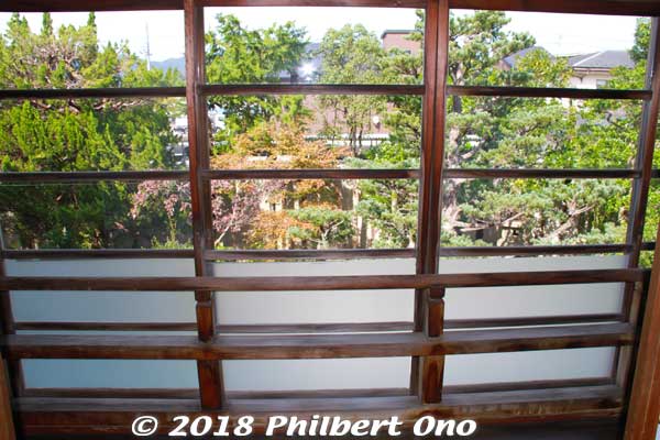 Garden view from a private dining room.
Keywords: kyoto maizuru shoeikan restaurant navy naval cuisine