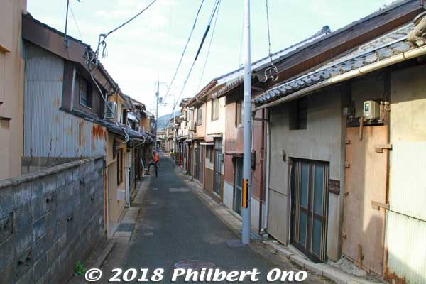 This is the road behind the homes along the inlet.
Keywords: kyoto maizuru yoshihara irie inlet fishing boat house