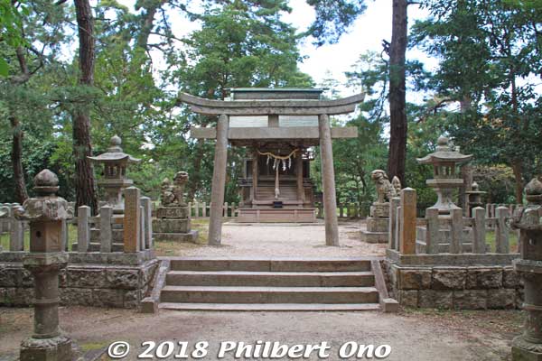 Near the cannon is Amanohashidate Shrine. 
Keywords: kyoto miyazu Amanohashidate