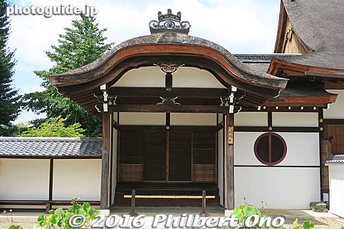 Karahafu roof gable
Keywords: kyoto uji manpukuji mampukuji zen chinese buddhist temple