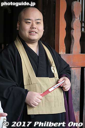 Our Manpukuji priest guide spoke through our interpreter.
Keywords: kyoto uji manpukuji mampukuji zen chinese buddhist temple japanpriest